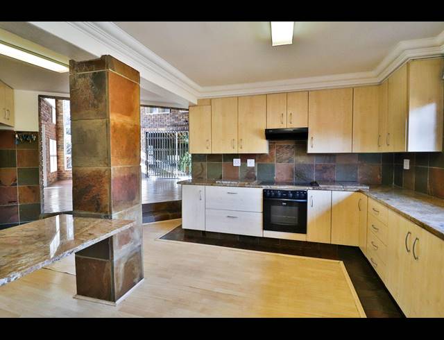 4 BEDROOM HOUSE SOLD IN PRETORIUSPARK